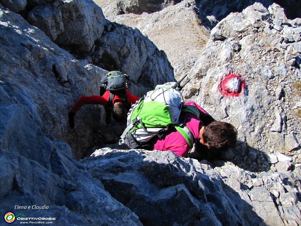 19 Scendiamo nel canalino.JPG